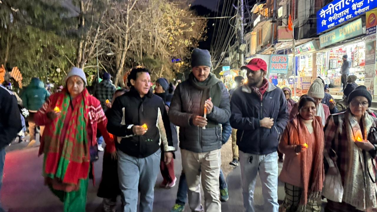नैनीताल में कांग्रेस का कैंडल मार्च, अंकिता हत्याकांड में CBI जांच की मांग, सरकार के खिलाफ प्रदर्शन supporting media