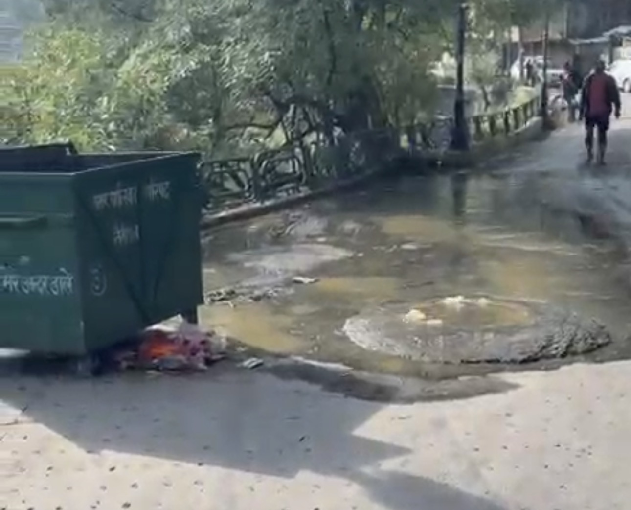 फांसी गधेरे में सीवर का गंदा पानी बहने पर व्यापार मंडल अध्यक्ष नाराज , हाईकोर्ट जाने की दी धमकी