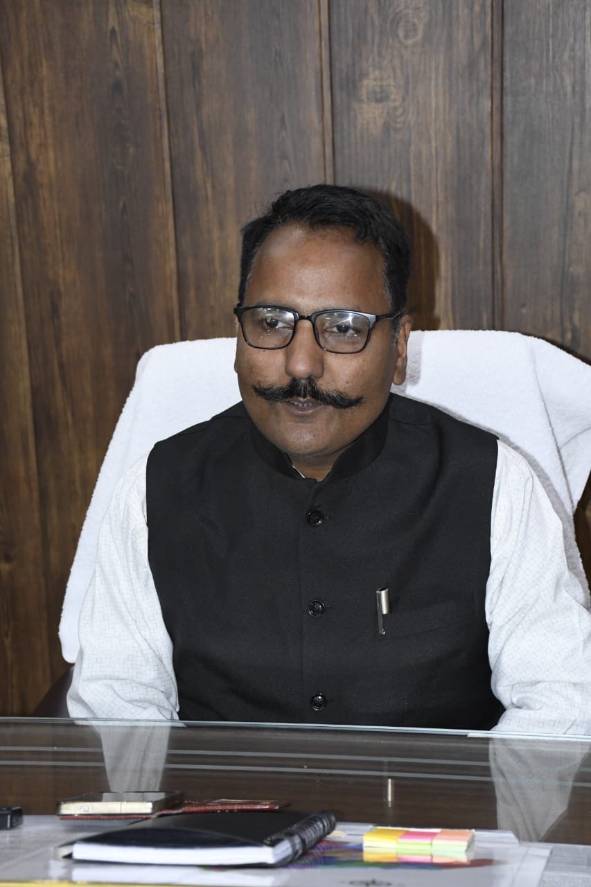 नैनीताल में फुटपाथ होंगे अतिक्रमण मुक्त, डीएम ललित मोहन रयाल का विशेष अभियान